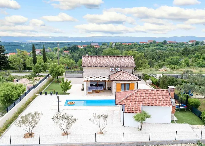 别墅 Lucia 斯克拉丁